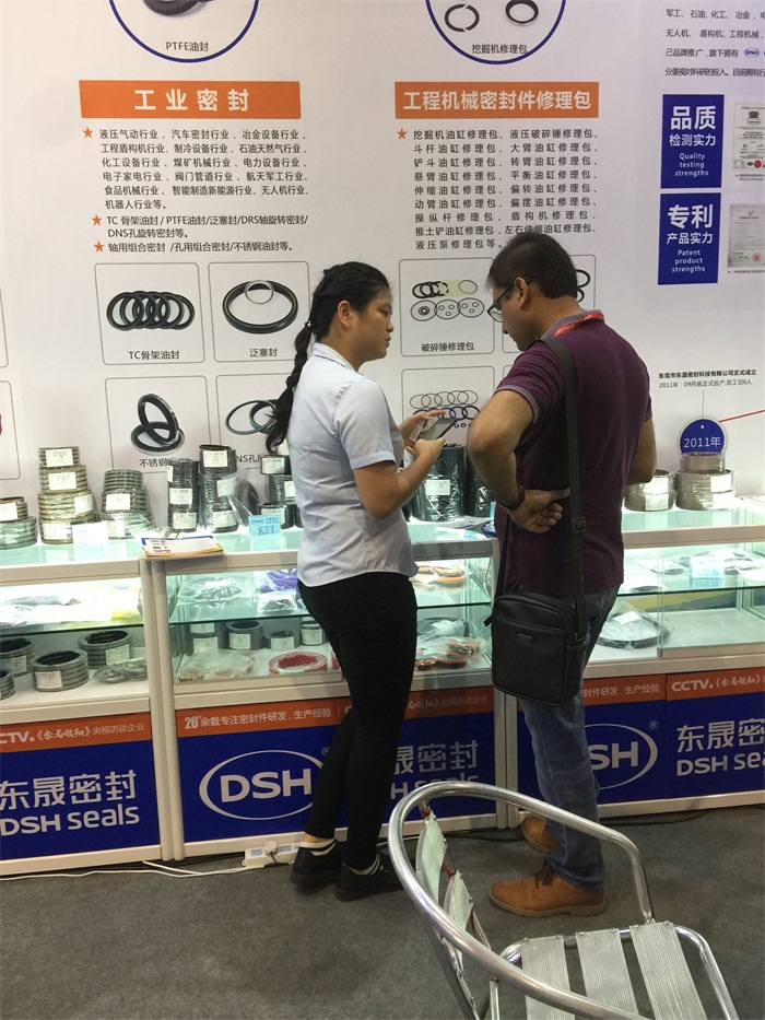 當然，也有不少的國外客戶啦！